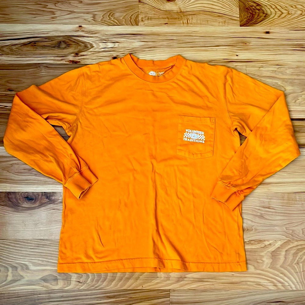 Volunteer Traditions, Tennessee Volunteers National Champions shirt, Medium